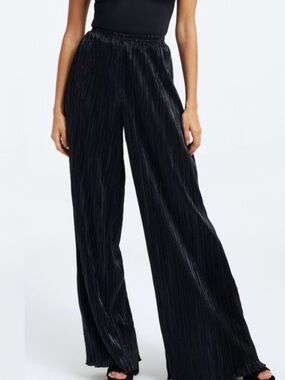 Good American Wide Leg Plisse Pants